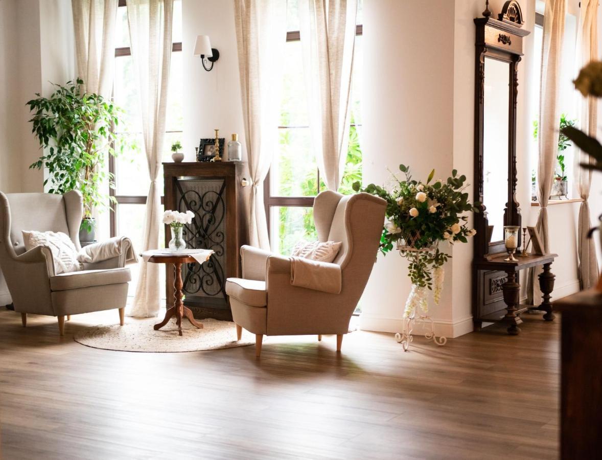 Dwor 3* Konstancin-Jeziorna